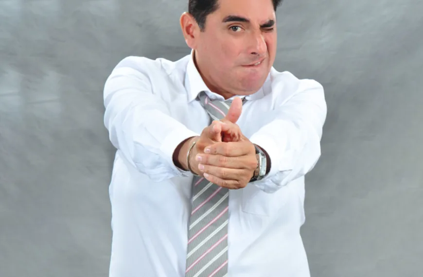 Carlos Álvarez advierte sobre su candidatura ante denuncia electoral