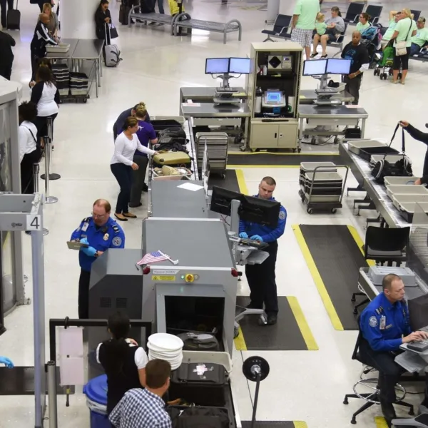 Agentes de la TSA: ¿Se acaban los problemas de pago esta semana?
