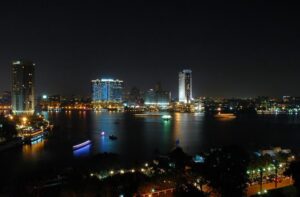 Crisis energética en El Cairo: ¿Cómo transforma la vida nocturna?