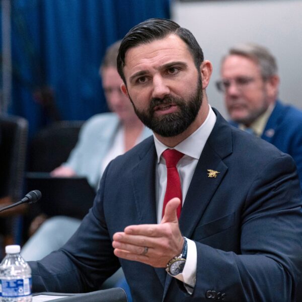 Cameron Hamilton FEMA: Regreso Controversial a la Agencia de Emergencias