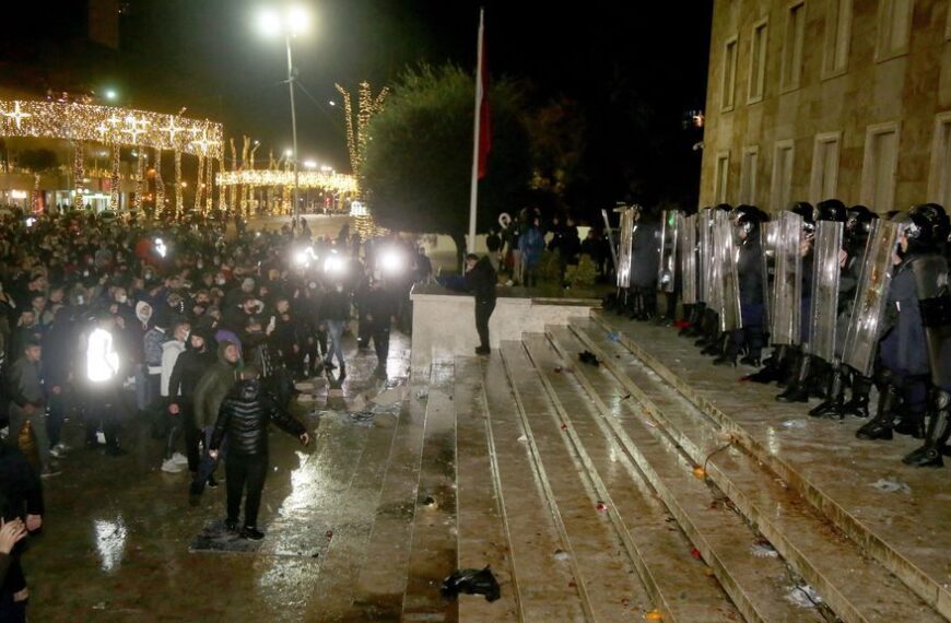 Kushner en Albania: ¿Por qué el desarrollo de lujo provoca protestas masivas?