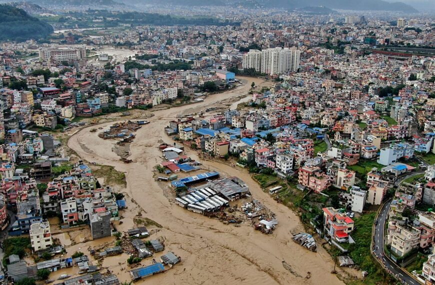 Rescate en Nepal: La Impactante Respuesta Internacional Ante el Desastre