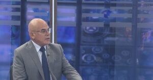 LUM: ¿Por qué Ernesto Álvarez Miranda propone una reorganización radical?
