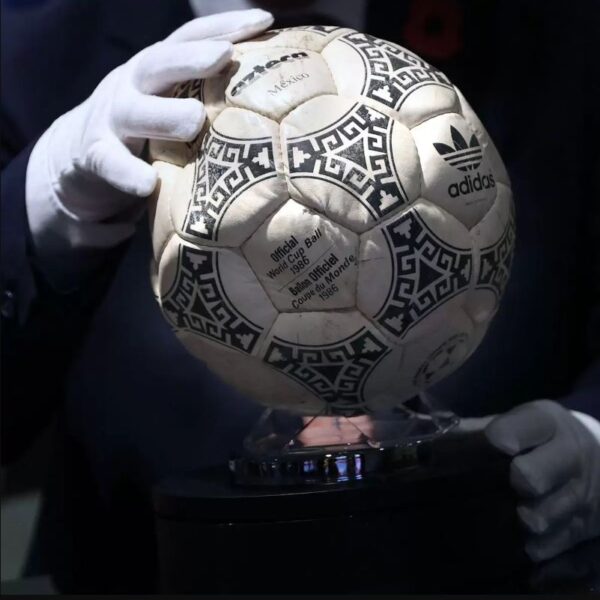Pelota Mano de Dios: Máximos detalles sobre la histórica subasta