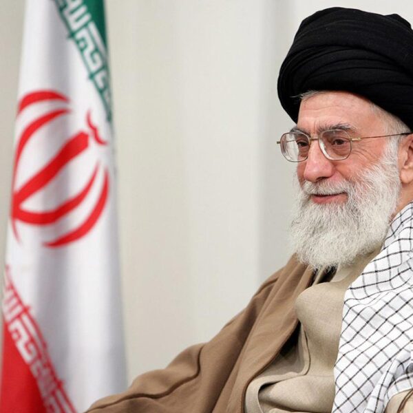 Mojtaba Jamenei: ¿Invisibilidad que Amenaza la Legitimidad en Irán?