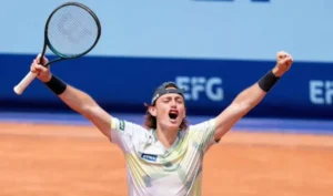 Alejandro Olmedo: La Vida del Tenista Peruano que Conquistó Wimbledon