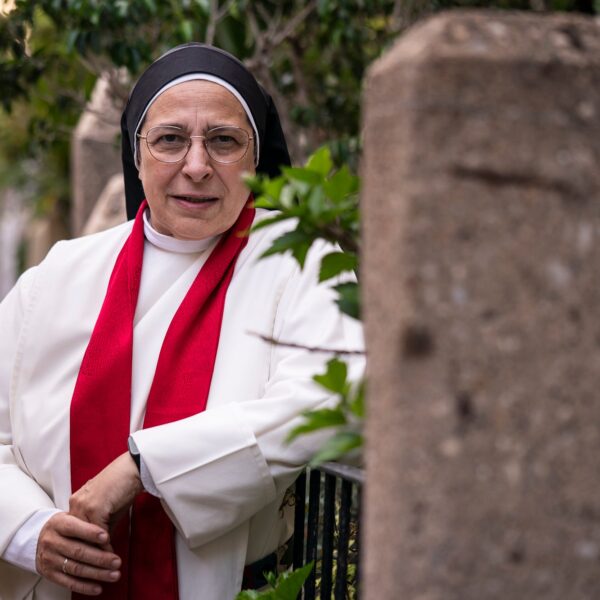 Ayuda Humanitaria en Ucrania: Sor Lucía Caram y su Impactante Labor