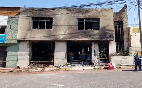 Explosivo en Ferretería Arequipa: Impactantes Detalles Revelados
