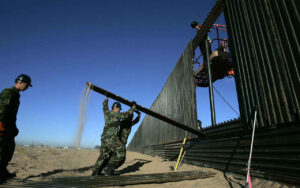 Muro Fronterizo Big Bend: La Cruenta Lucha y su Impacto