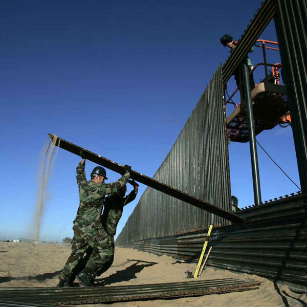 Muro Fronterizo Big Bend: La Cruenta Lucha y su Impacto
